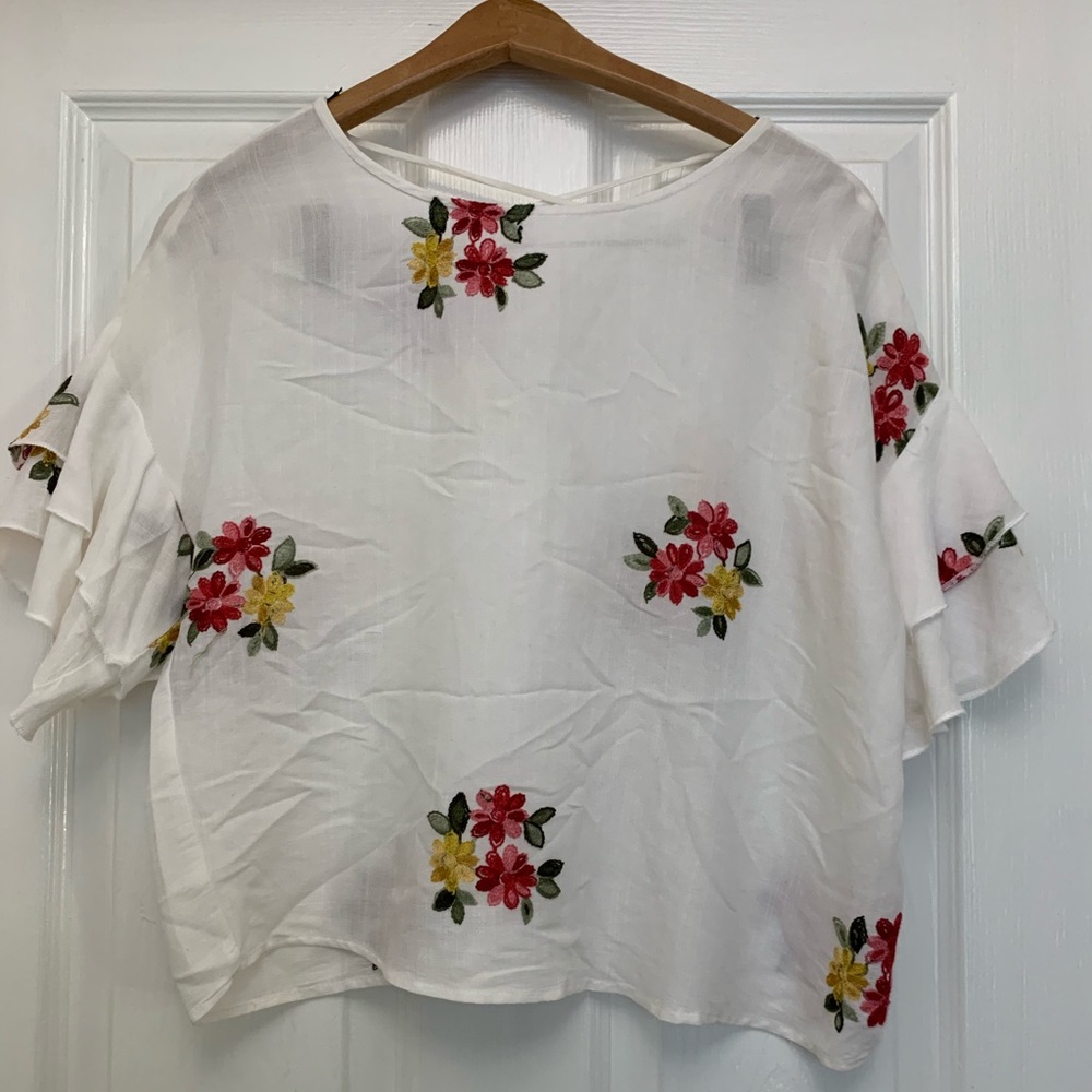 Floral embroidered shirt